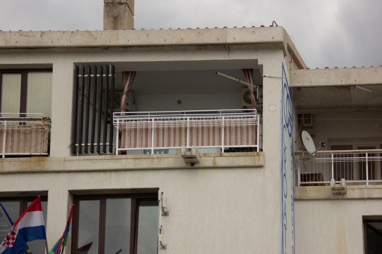 Studio Apartman Dida Bozo Senj  Buitenkant foto